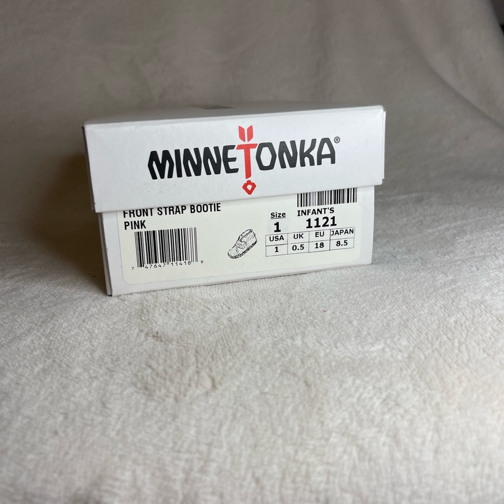 MINNETONKA. Front Strap Bootie. - Picture 7 of 7